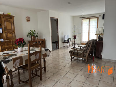 Maison traditionnelle - 98 m² - 5 pièces