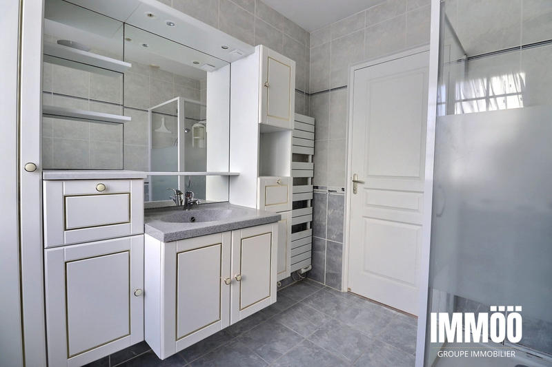 Maison traditionnelle - 125 m² - 6 pièces