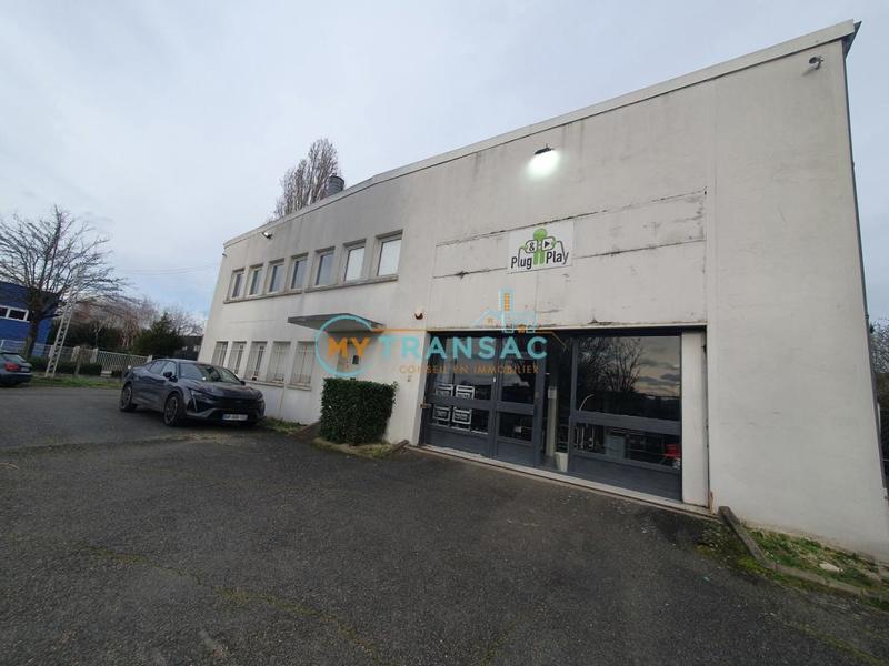 Local d'activités - 996 m²
