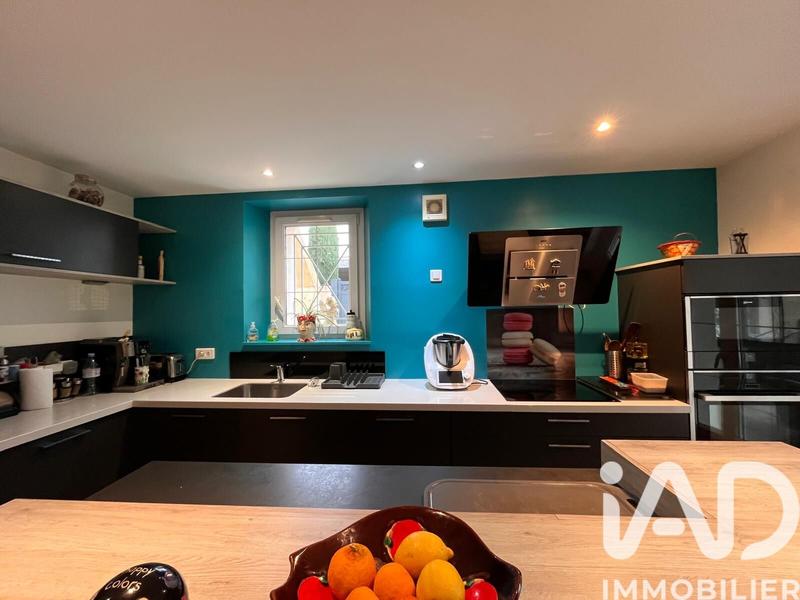 Maison - 250 m² - 6 pièces