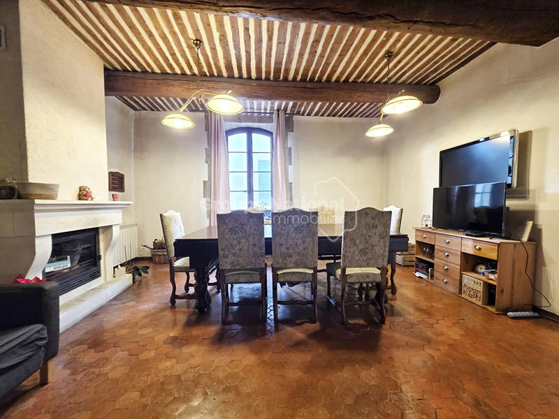 Maison - 185 m² - 7 pièces