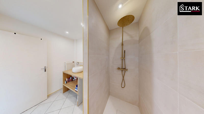 Appartement - 75 m² - 3 pièces