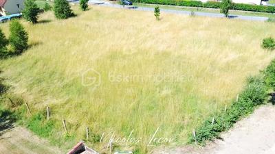 Terrain constructible - 2 500 m²