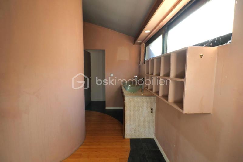 Maison - 260 m² - 9 pièces