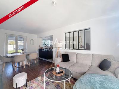 Maison - 94 m² - 5 pièces