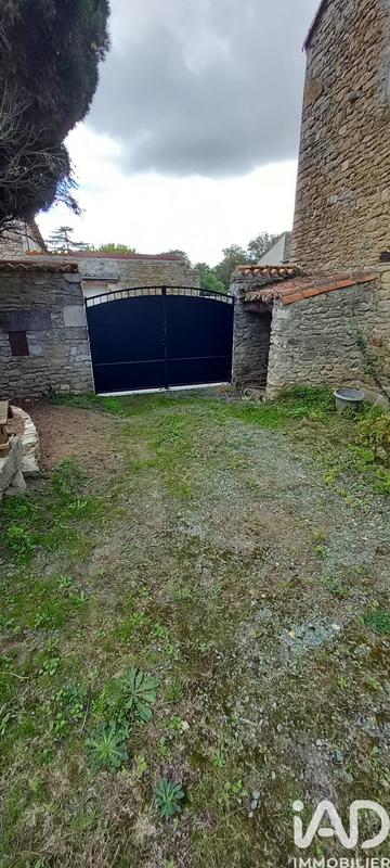 Maison - 213 m² - 9 pièces