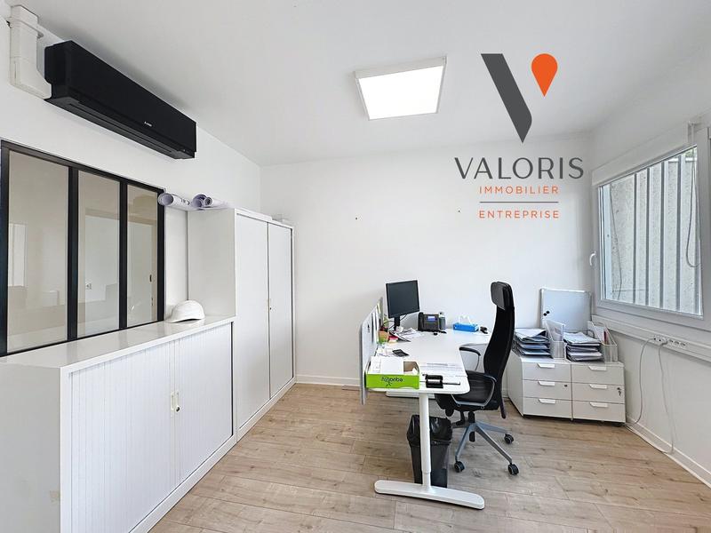 Bureau - 164 m² - 9 pièces