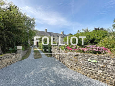 Maison - 225 m² - 10 pièces