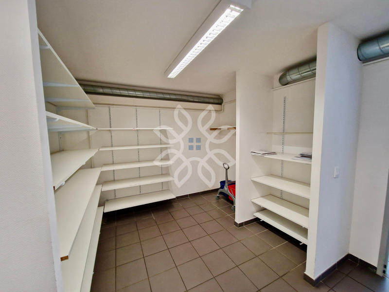 Propriété - 361 m² - 10 pièces