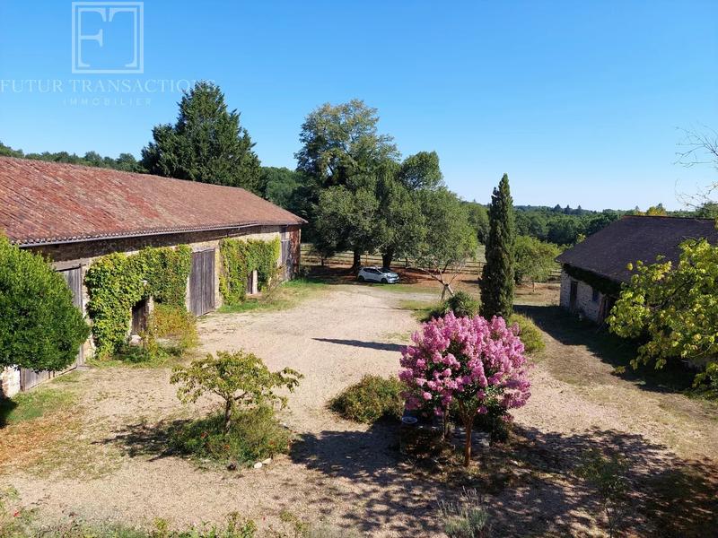 Propriété - 288 m² - 9 pièces