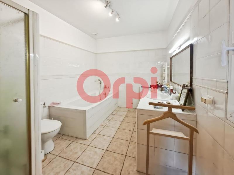 Maison - 198 m² - 6 pièces