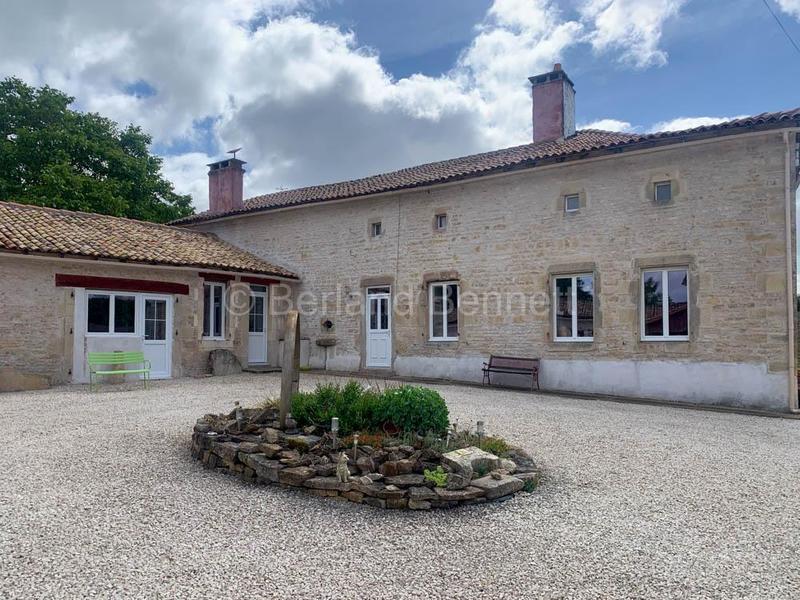 Maison en pierre - 439 m² - 14 pièces