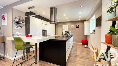 Maison - 179 m² - 6 pièces