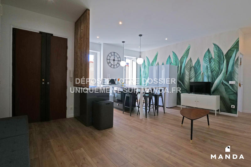 Chambre - 10 m² - 6 pièces