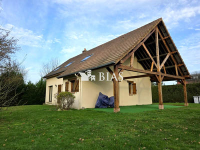 Maison traditionnelle - 131 m² - 6 pièces