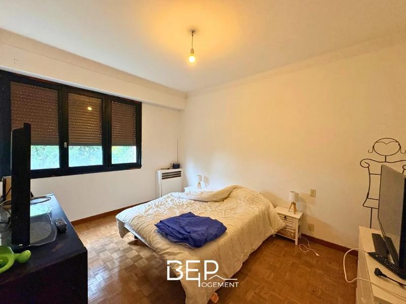 Appartement - 100 m² - 4 pièces