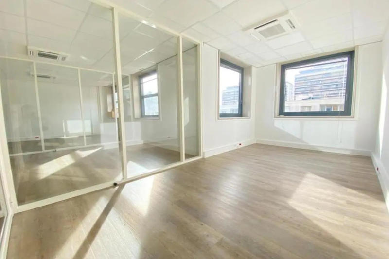 Bureau - 560 m²