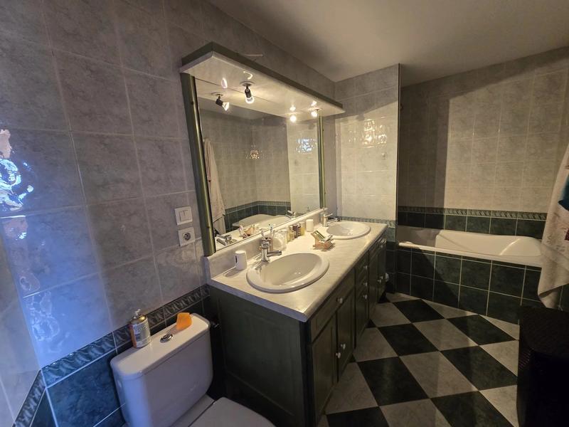 Immeuble - 331 m² - 13 pièces