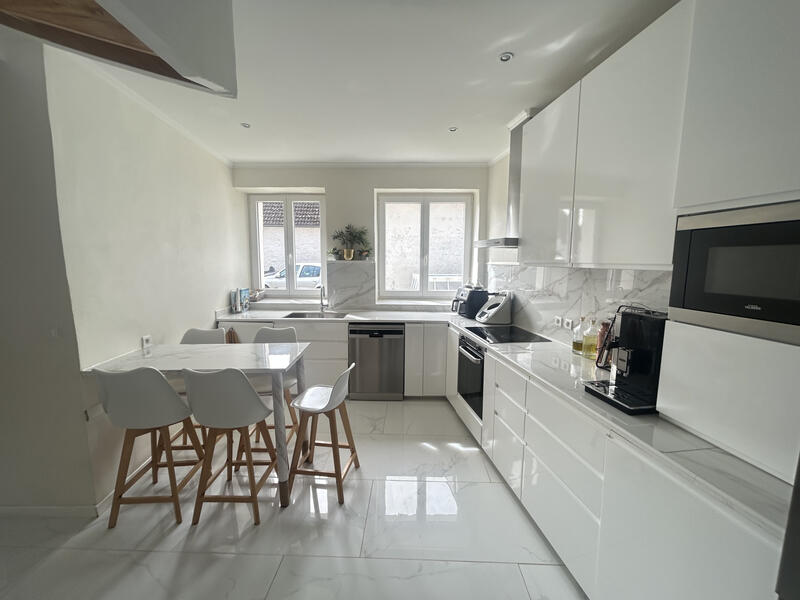 Maison - 142 m² - 6 pièces