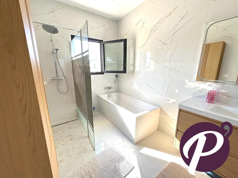 Maison - 150 m² - 5 pièces