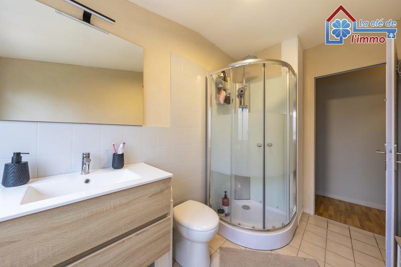 Maison traditionnelle - 100 m² - 5 pièces