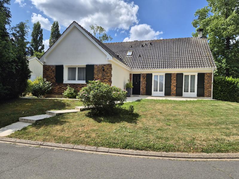 Maison - 215 m² - 8 pièces