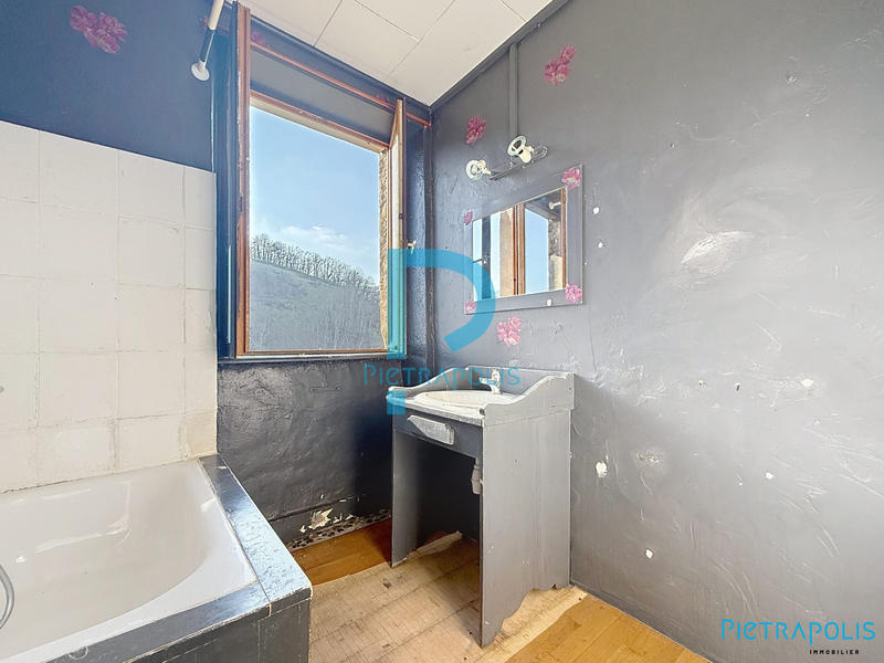 Maison - 90 m² - 3 pièces