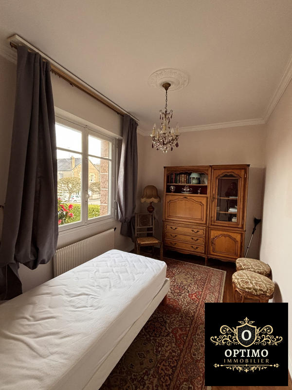 Maison traditionnelle - 103 m² - 6 pièces