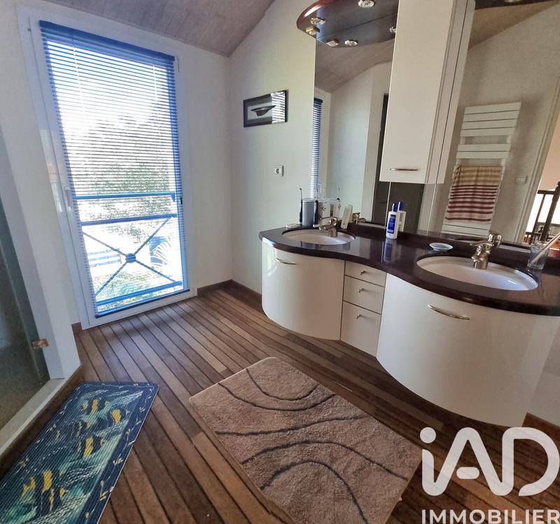 Maison - 206 m² - 6 pièces