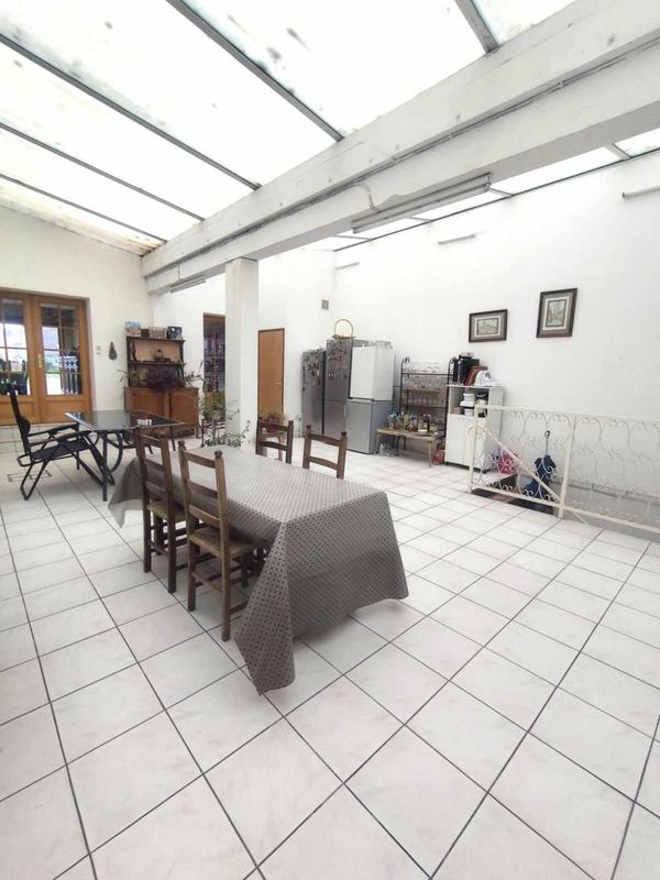 Maison - 320 m² - 10 pièces