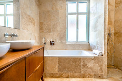 Appartement - 85 m² - 3 pièces