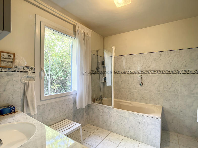 Maison - 200 m² - 7 pièces