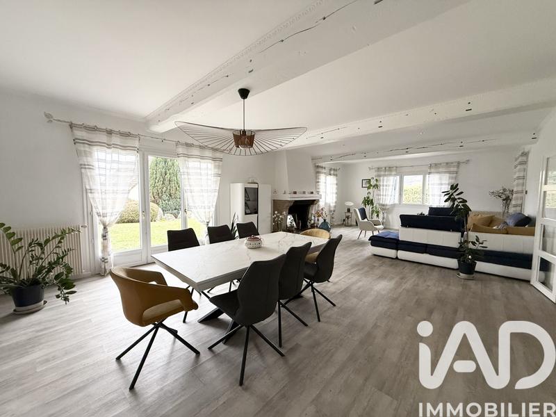 Maison - 323 m² - 9 pièces