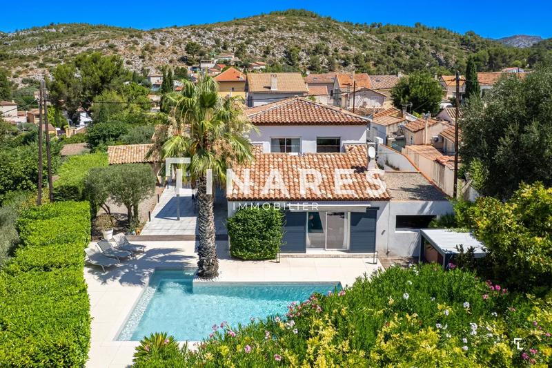 Villa - 220 m² - 6 pièces