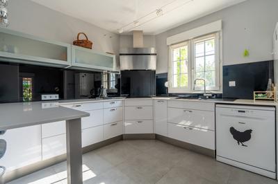 Maison - 195 m² - 7 pièces