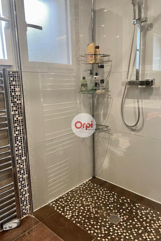 Demeure - 200 m² - 5 pièces