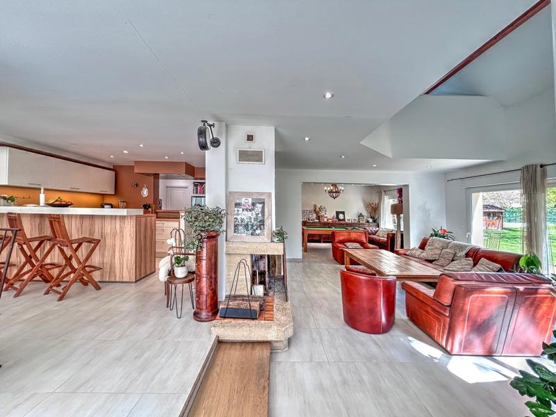 Maison ancienne - 216 m² - 8 pièces