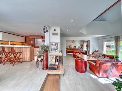 Maison ancienne - 216 m² - 8 pièces