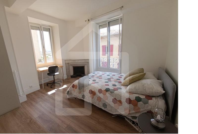 Appartement - 193 m² - 10 pièces