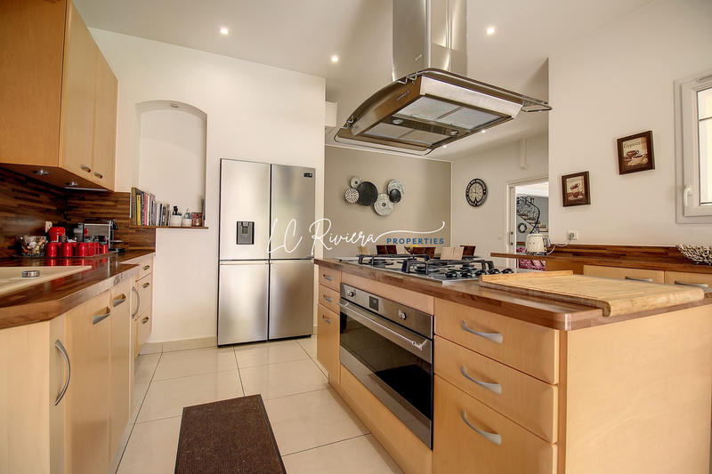 Villa - 300 m² - 8 pièces