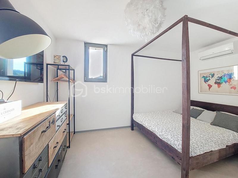 Maison - 254 m² - 8 pièces