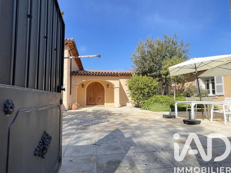 Maison - 433 m² - 16 pièces