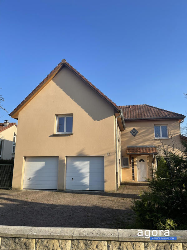 Maison - 203 m² - 8 pièces