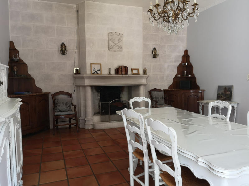 Mas - 500 m² - 16 pièces