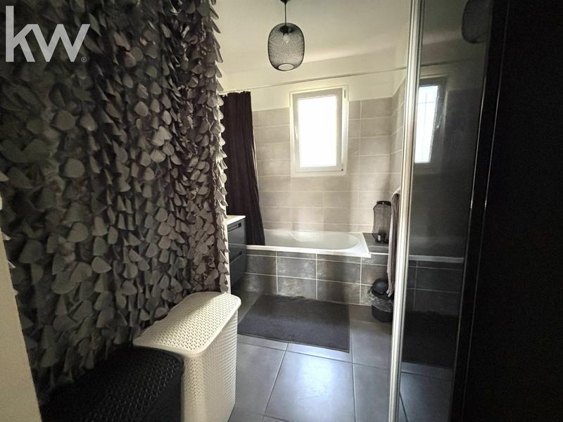 Maison - 102 m² - 5 pièces