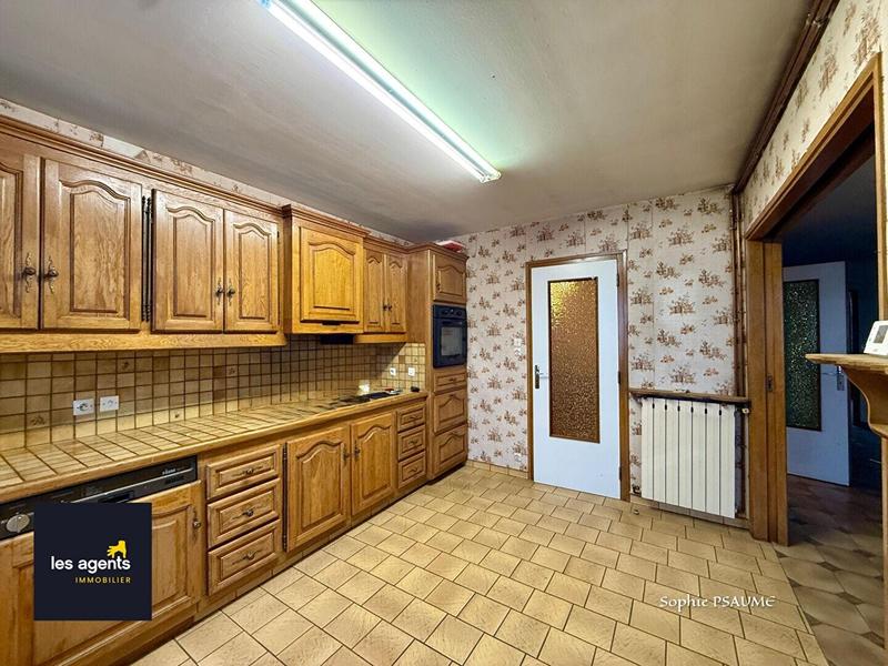 Maison - 185 m² - 9 pièces