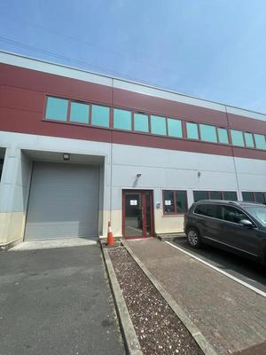 Local commercial - 679 m²