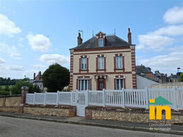 Maison - 162 m² - 7 pièces