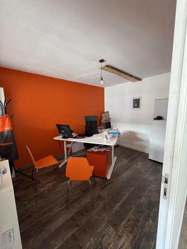 Local commercial - 240 m² - 5 pièces