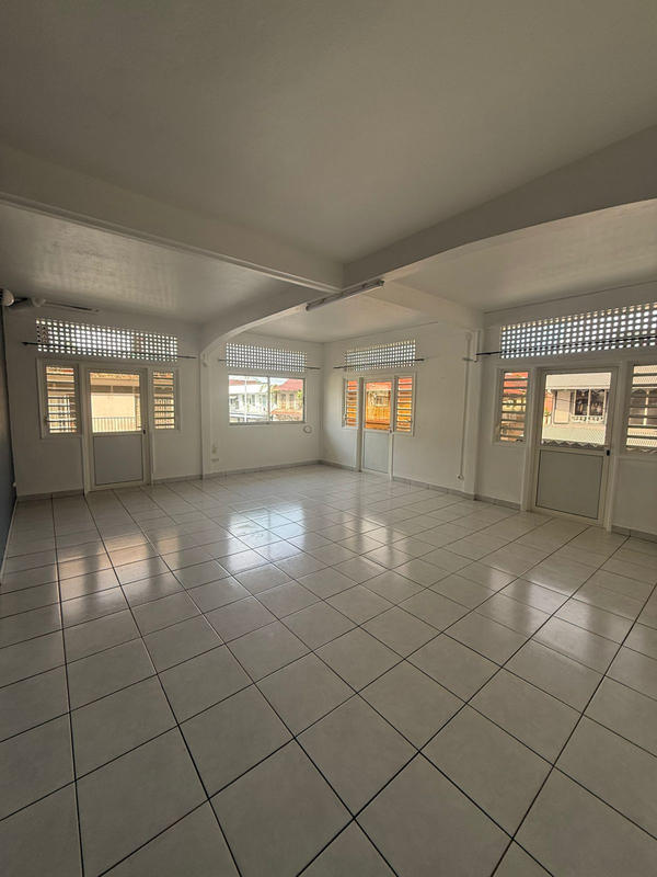 Appartement - 128 m² - 5 pièces